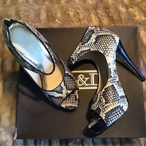 Be&D Madison Ankle pump